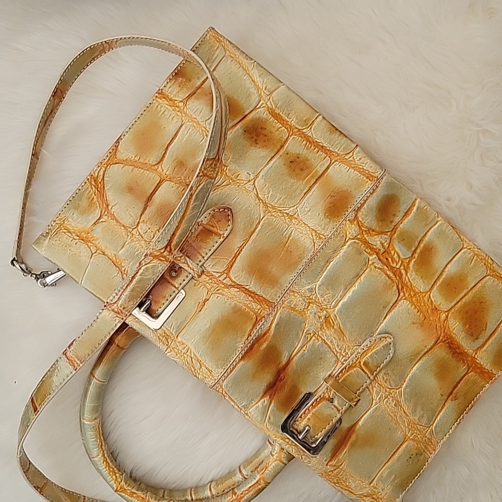 Elegant Yellow Crocodile-Embossed Women's Bag